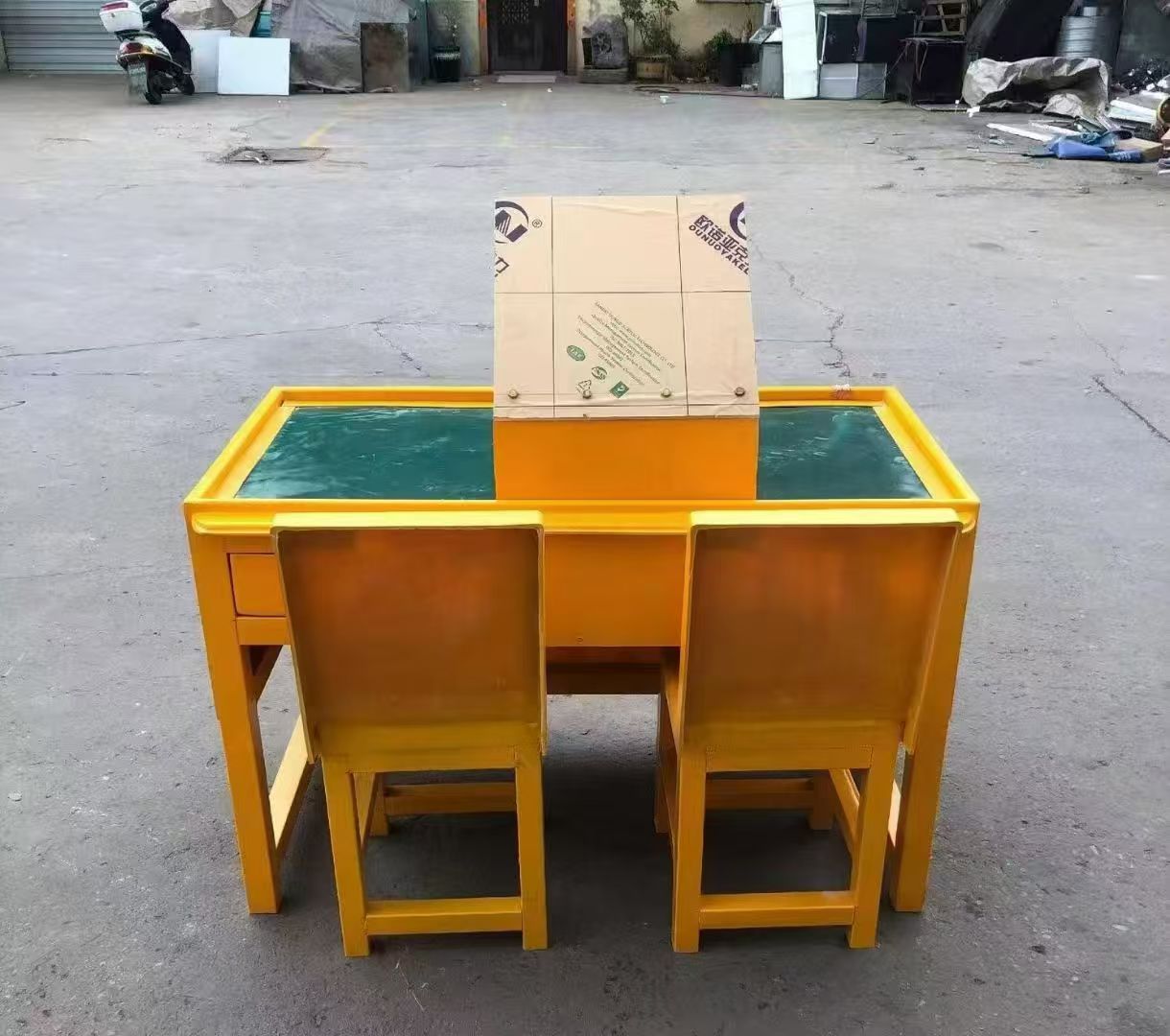 雷鸣镇防静电导通桌井下煤矿火工品发放桌：危险品流转的安全守护者